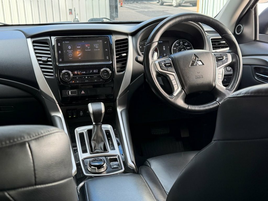 Mitsubishi Shogun Sport 4 Silver #28
