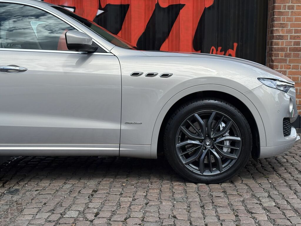 Maserati Levante S Gransport #13