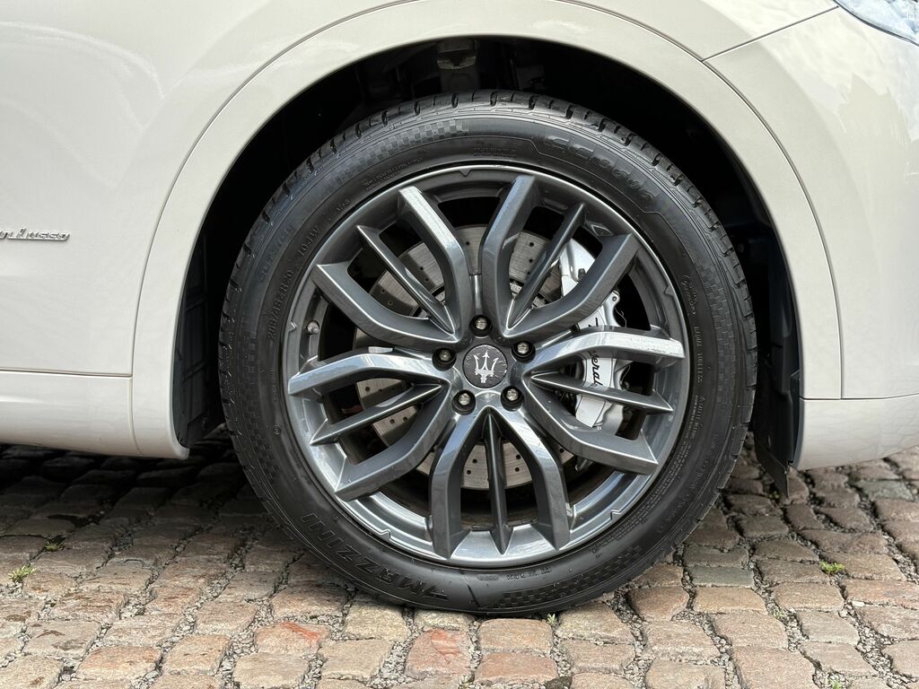 Maserati Levante S Gransport #16