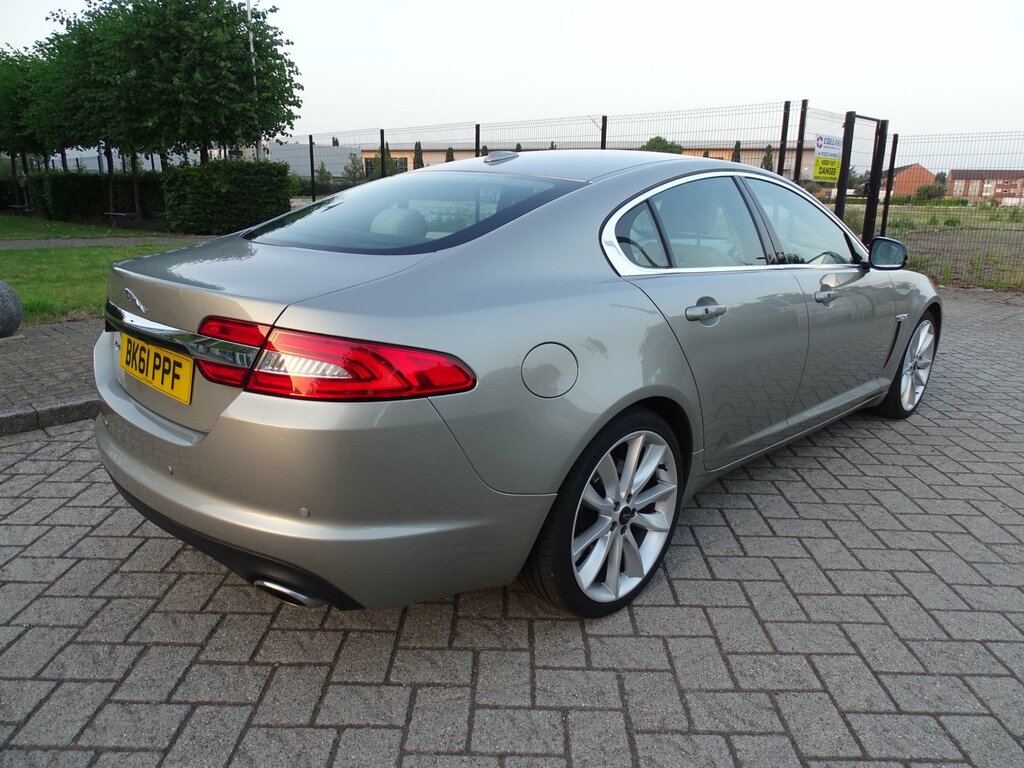 Jaguar XF 2.2D Portfolio Saloon Euro 5 Ss Gold #6