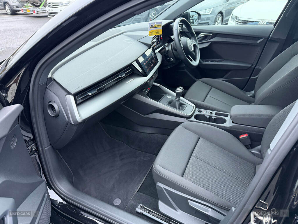 Audi A3 30 Tdi Technik LS71KGO Black #6