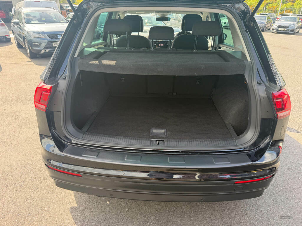 Volkswagen Tiguan 2.0 Tdi 150 Se SB67YEK Black #3