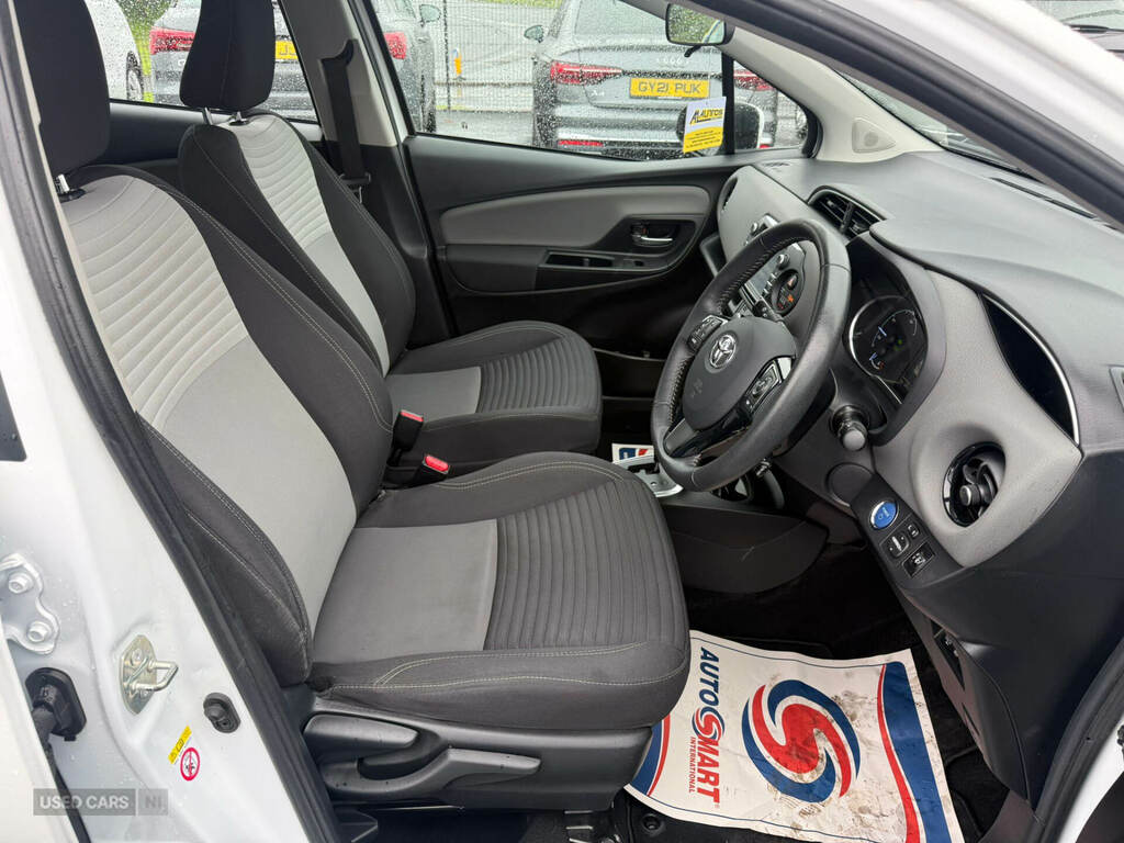 Toyota Yaris 1.5 Hybrid Icon Tech Cvt RXZ2611 White #6