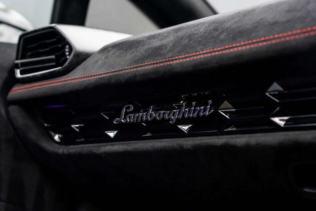 Lamborghini Huracan Performante Black #40