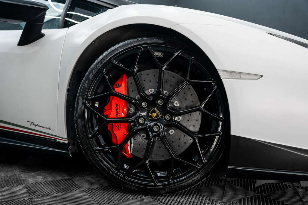 Lamborghini Huracan Performante Black #13