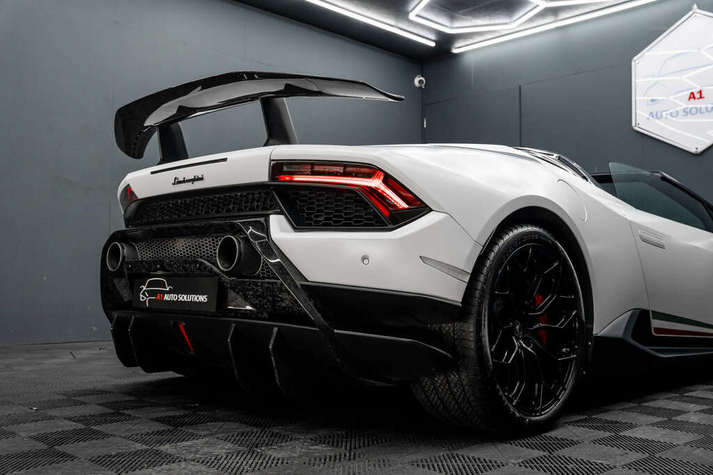 Lamborghini Huracan Performante Black #29