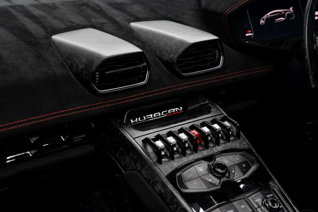 Lamborghini Huracan Performante Black #45