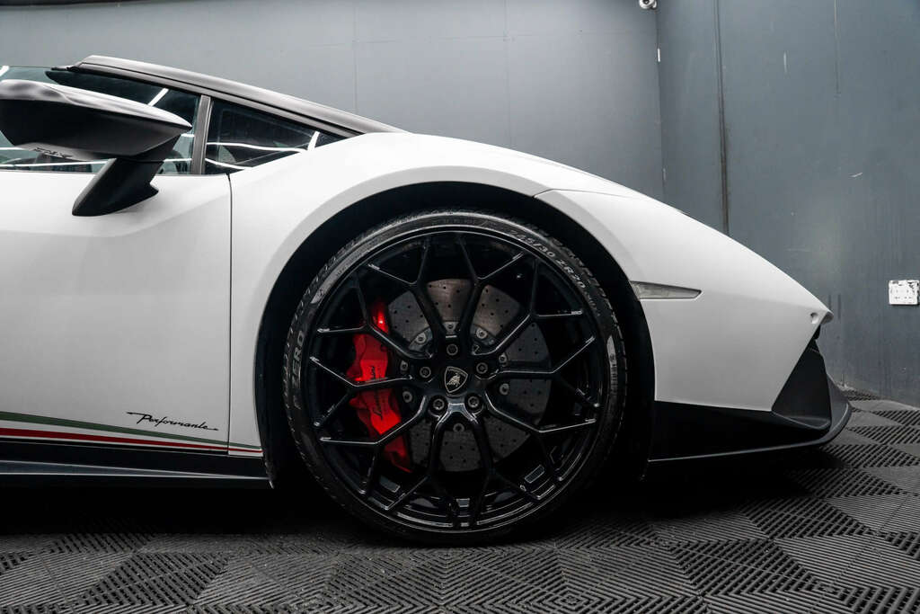 Lamborghini Huracan Performante Black #17