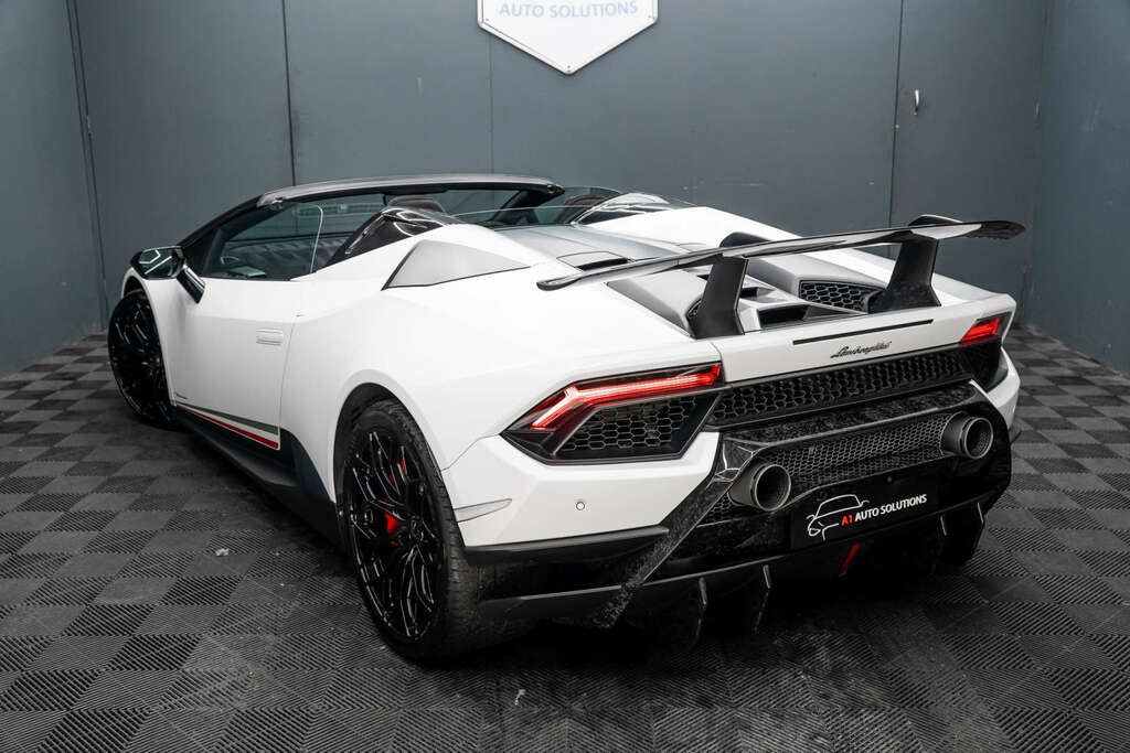 Lamborghini Huracan Performante Black #25