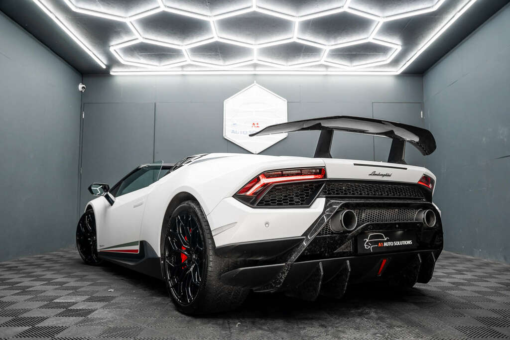 Lamborghini Huracan Performante Black #23