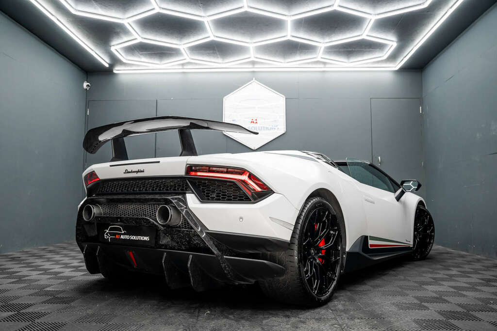 Lamborghini Huracan Performante Black #19
