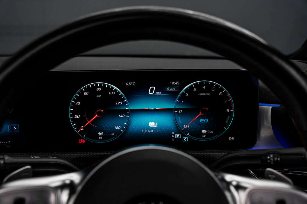Mercedes-Benz 250 Cla Amg Line Premium E  #34