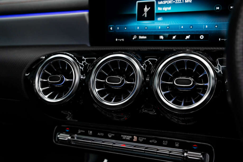 Mercedes-Benz 250 Cla Amg Line Premium E  #12