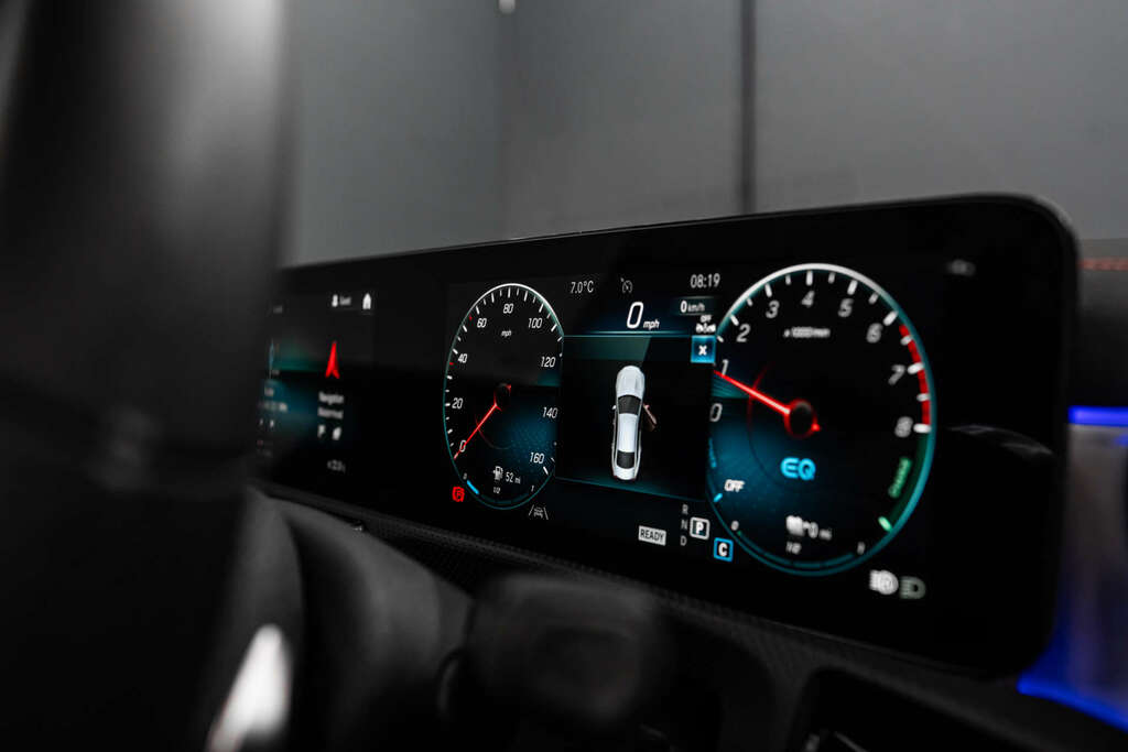 Mercedes-Benz CLA Class Amg Line Premium Plus Night Edition MM72UWB #6