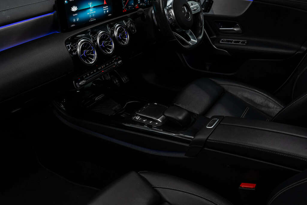Mercedes-Benz 250 Cla Amg Line Premium E  #38