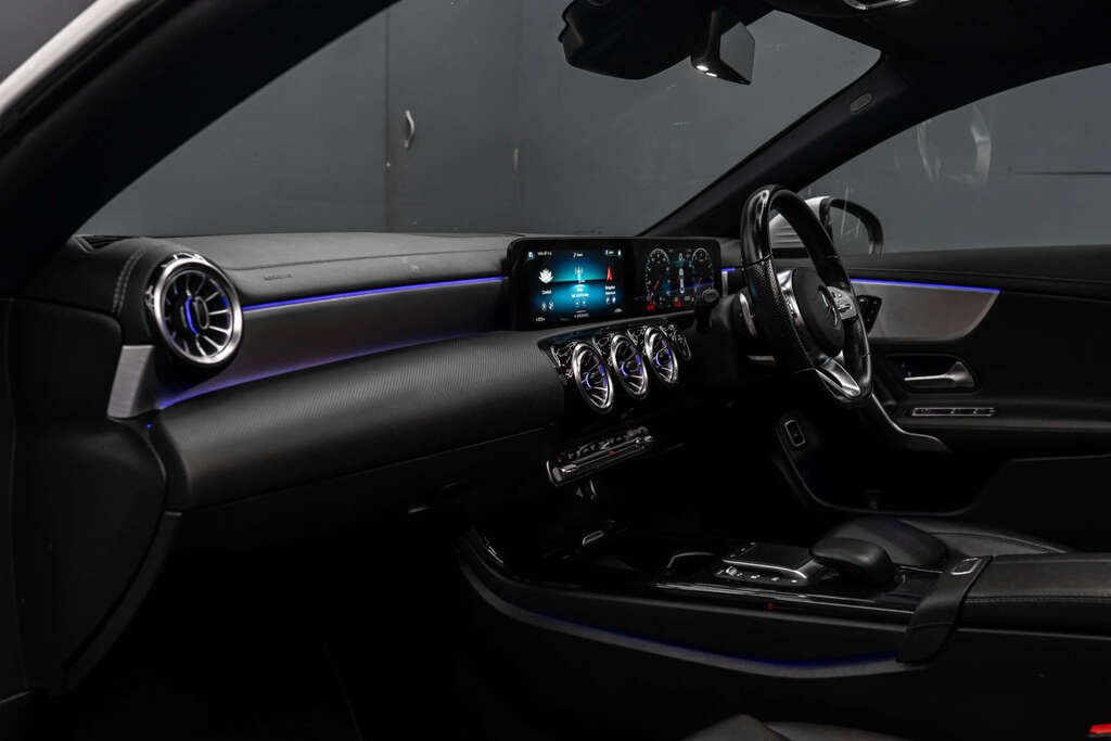 Mercedes-Benz 250 Cla Amg Line Premium E  #8