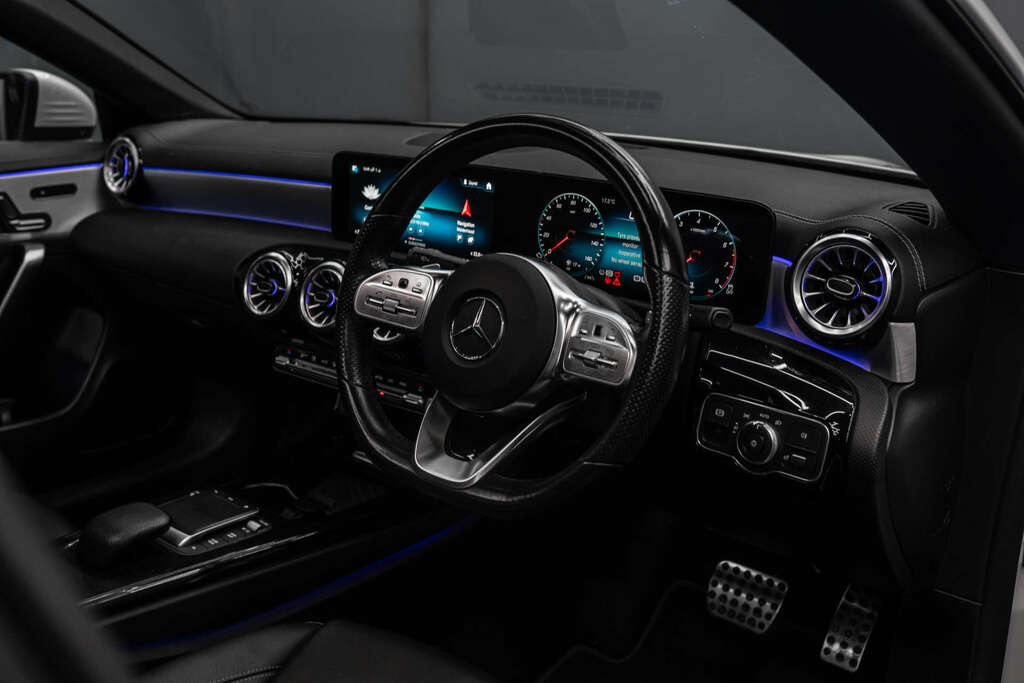 Mercedes-Benz 250 Cla Amg Line Premium  #2