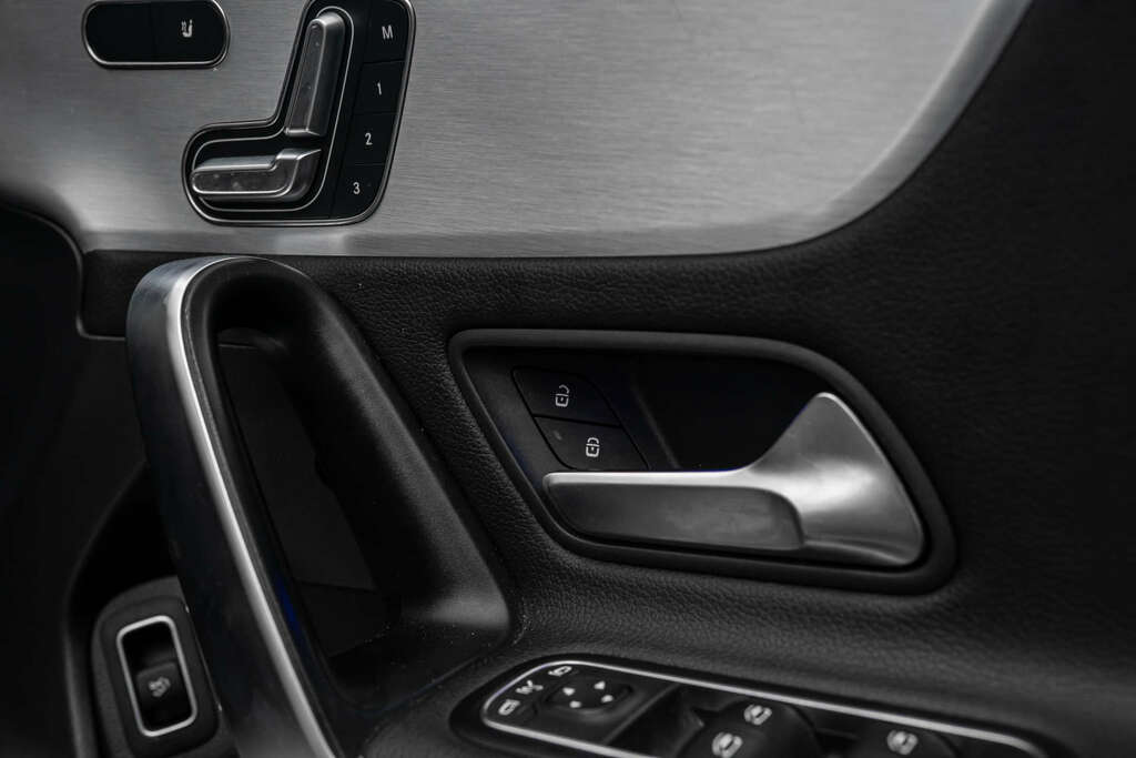 Mercedes-Benz 250 Cla Amg Line Premium E  #15