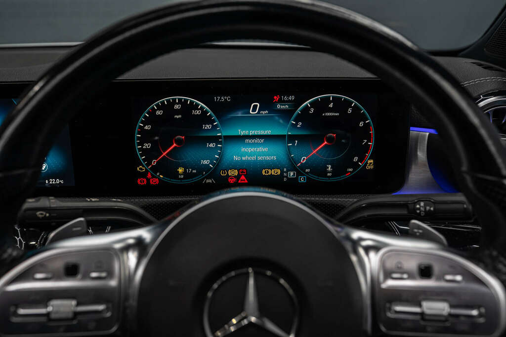 Mercedes-Benz 250 Cla Amg Line Premium  #6
