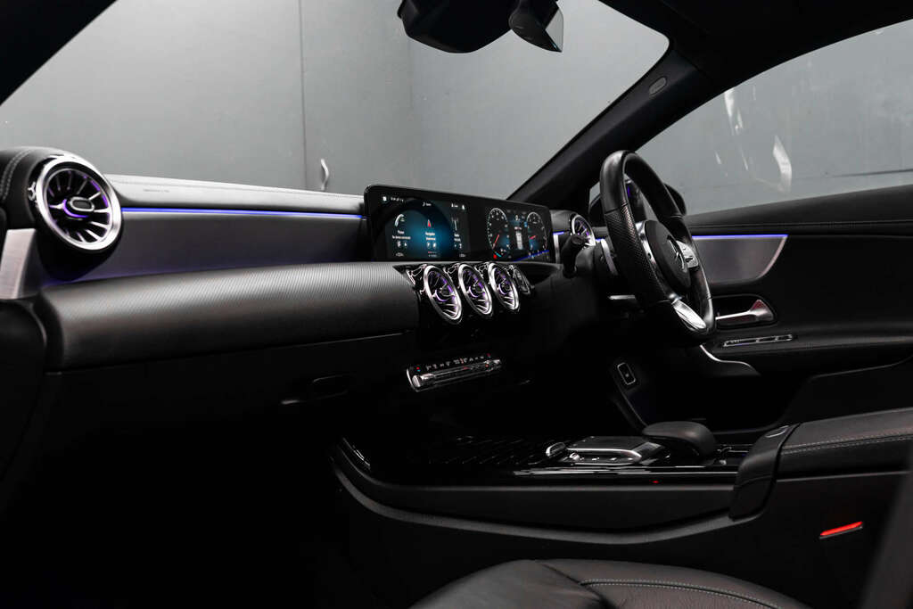 Mercedes-Benz CLA Class Amg Line Premium  #4