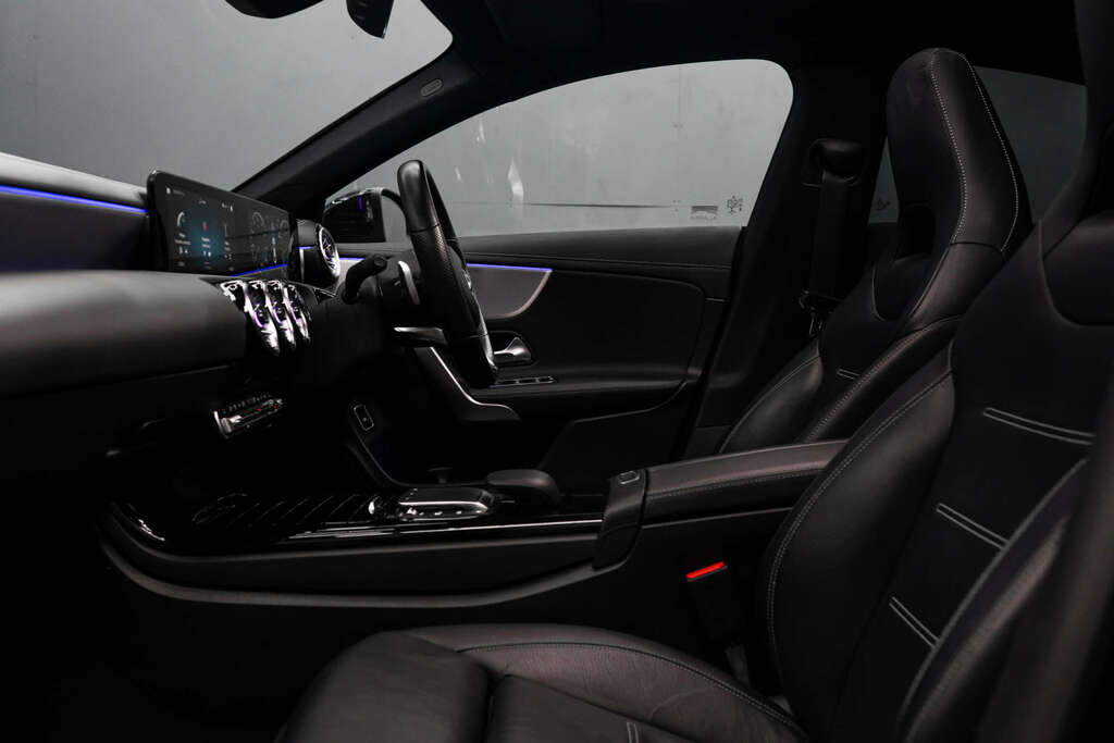 Mercedes-Benz CLA Class Amg Line Premium  #6