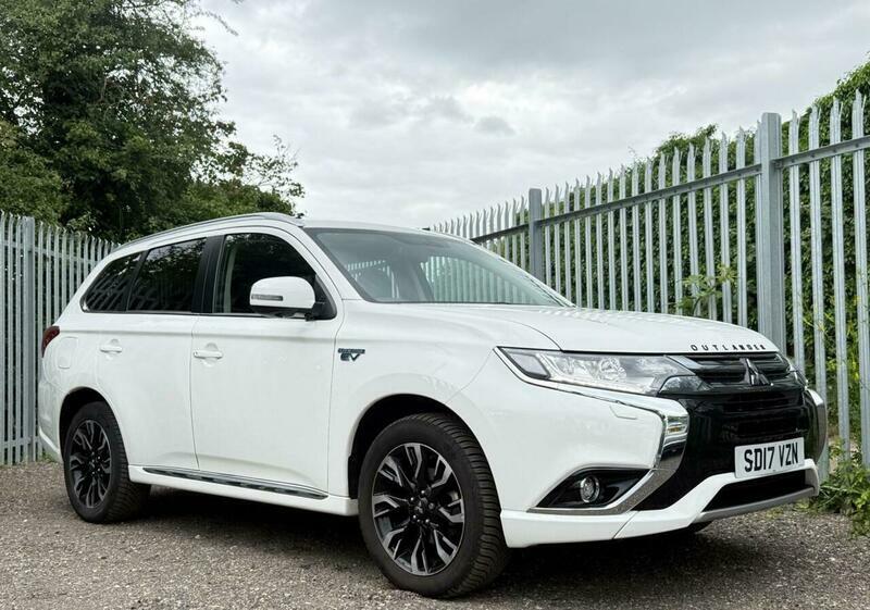 Mitsubishi Outlander 2.0H 12Kwh 4H Cvt White #2