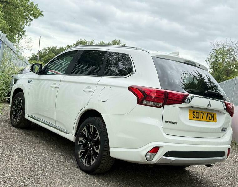 Mitsubishi Outlander 2.0H 12Kwh 4H Cvt White #6