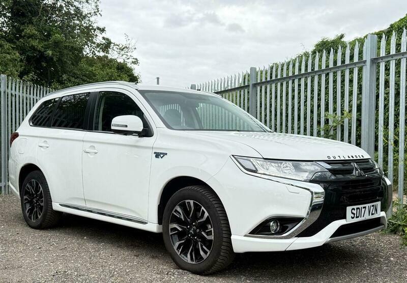 Mitsubishi Outlander 2.0H 12Kwh 4H Cvt White #3
