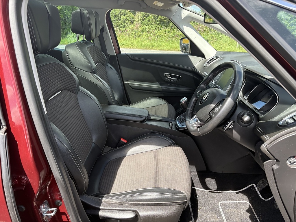 Renault Grand Scenic Tce Signature Red #6