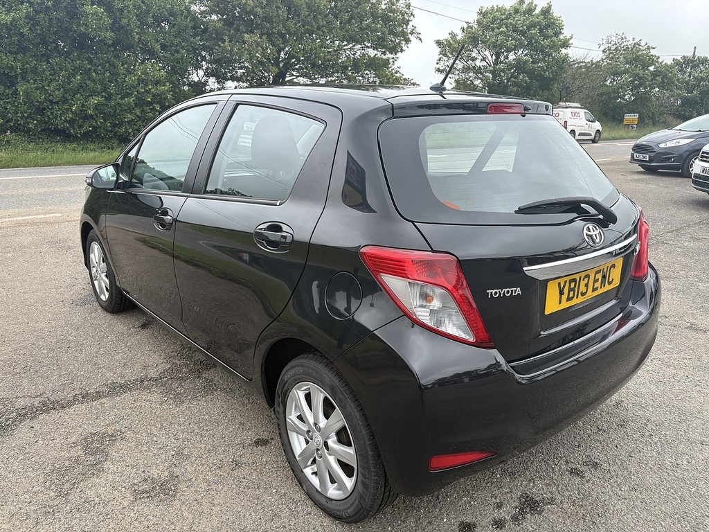 Toyota Yaris Grey #4