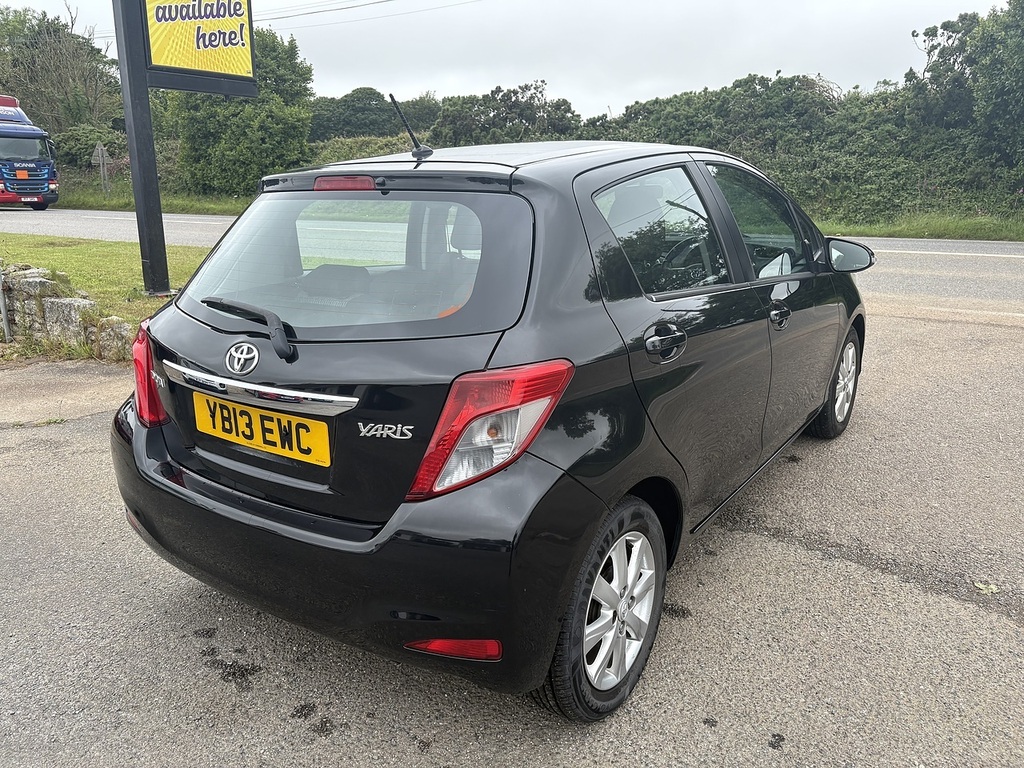 Toyota Yaris Grey #2