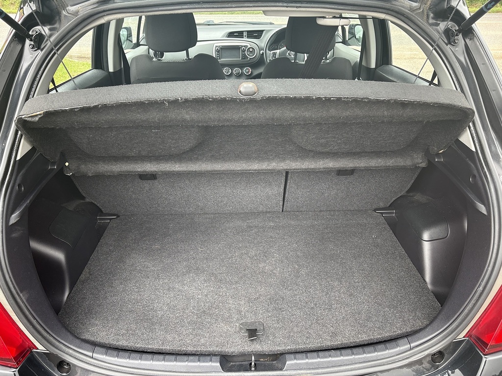 Toyota Yaris Grey #10