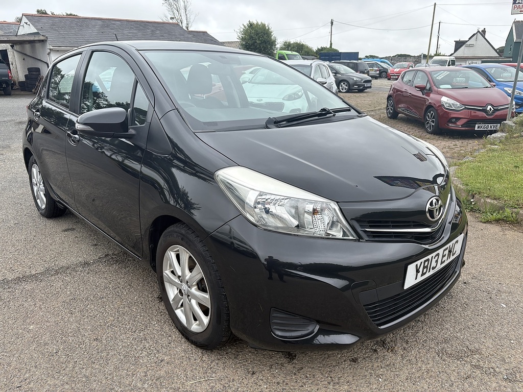 Toyota Yaris Grey #3