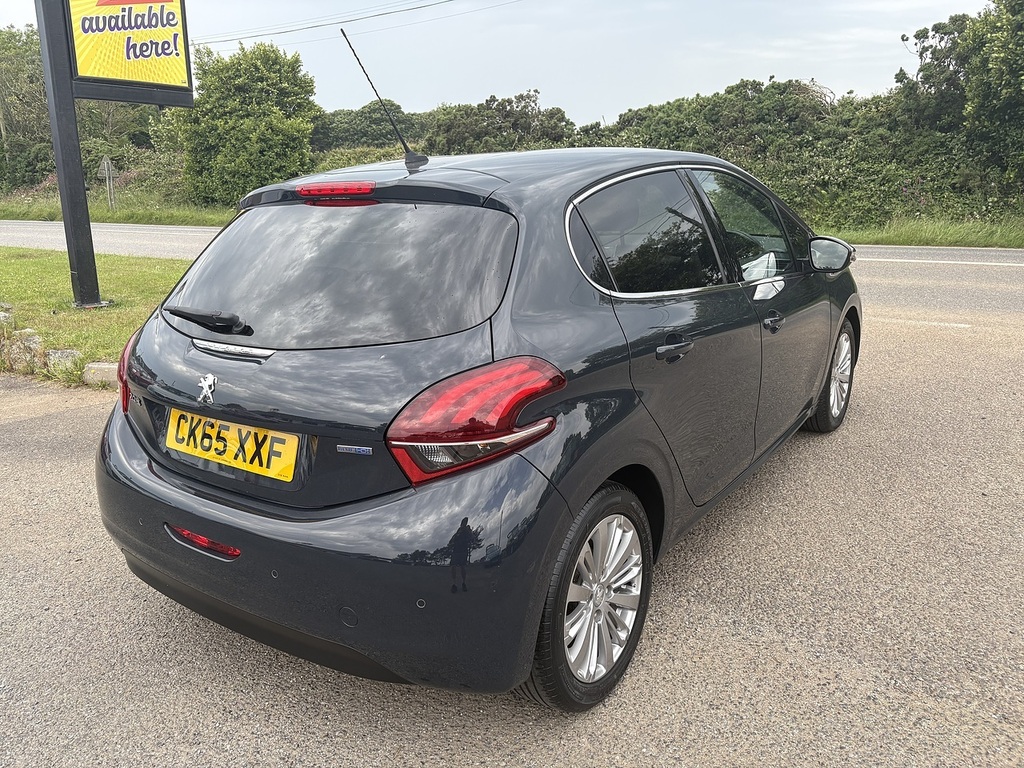 Peugeot 208 1.2 Puretech 82 Allure White #4