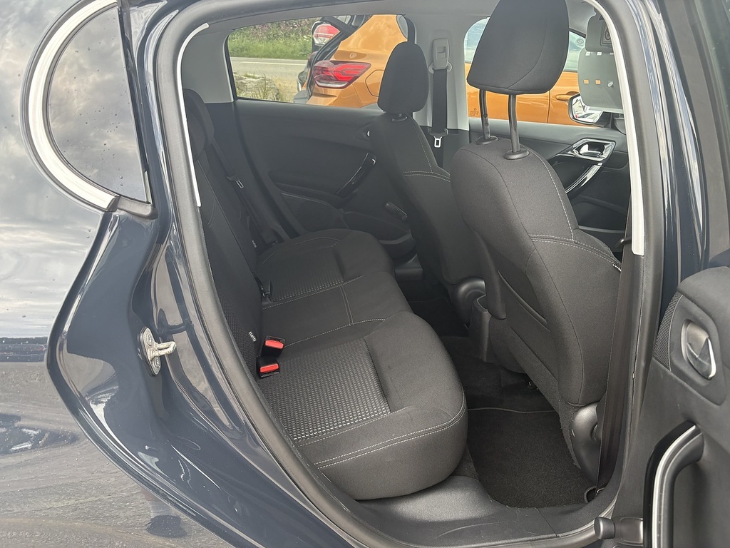 Peugeot 208 1.2 Puretech 82 Allure White #8