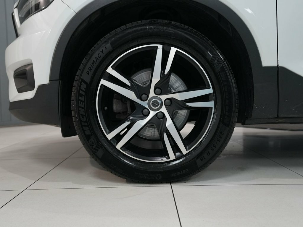 Volvo XC40 2L R-design RV70CLO White #4