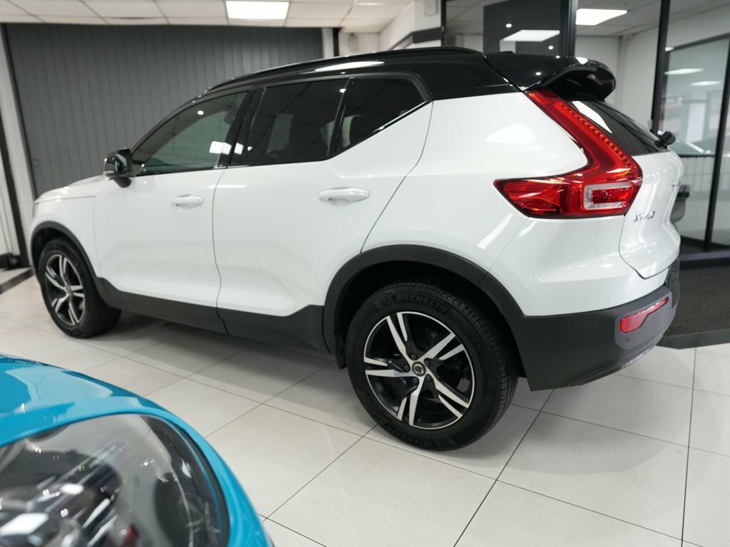 Volvo XC40 2L R-design RV70CLO White #5