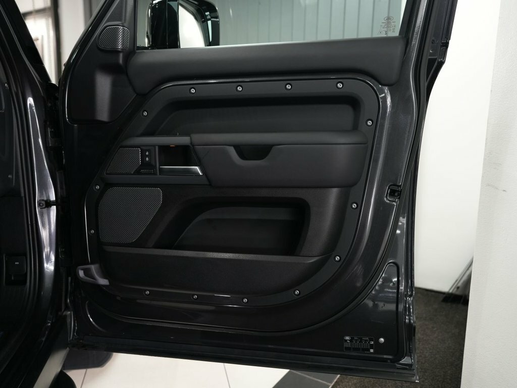 Land Rover Defender 3.0 D250 Hard Top Se #16