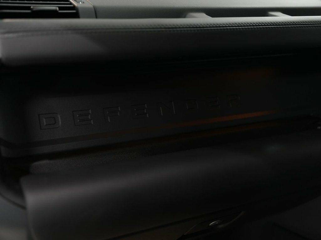 Land Rover Defender 3.0 D250 Hard Top Se #26