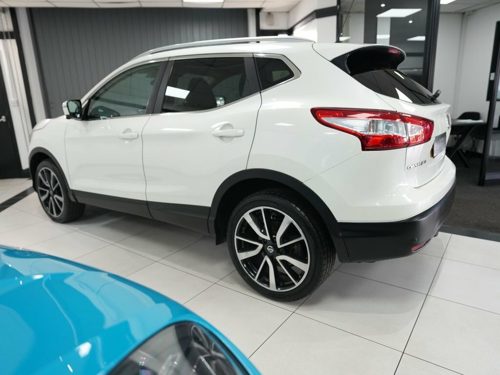 Nissan Qashqai 1.6L Tekna White #6