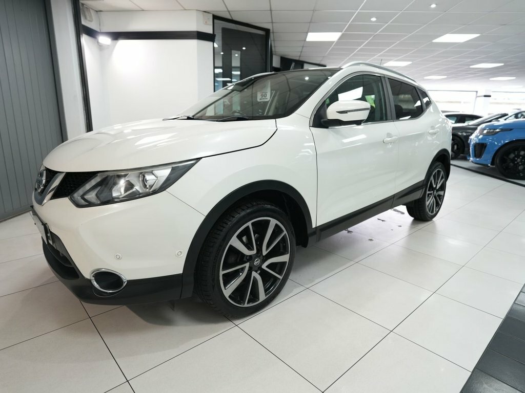 Nissan Qashqai 1.6L Tekna White #4