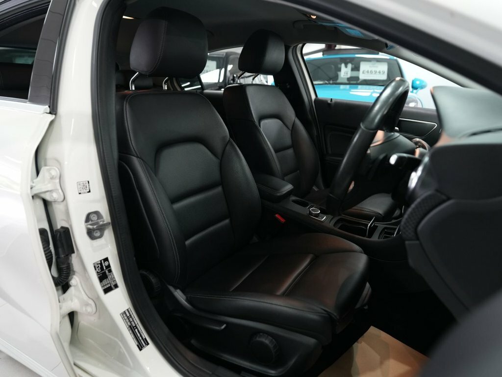 Mercedes-Benz A Class 1.6L Sport White #4