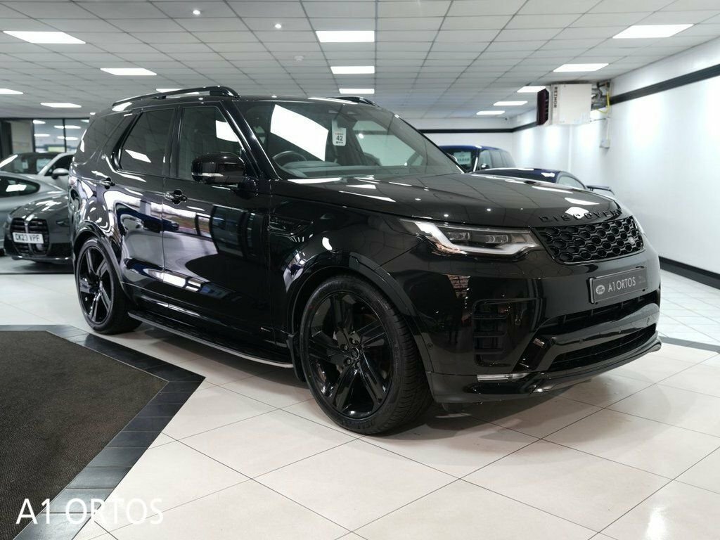 Land Rover Discovery 3L Dynamic Hse Black