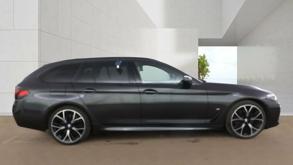 BMW 5 Series 3L M Sport Grey #3
