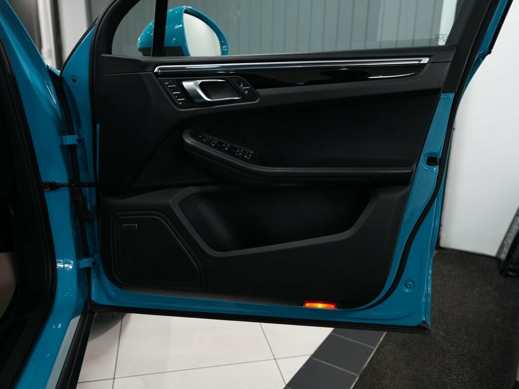 Porsche Macan Pdk 242 Bhp Black #9