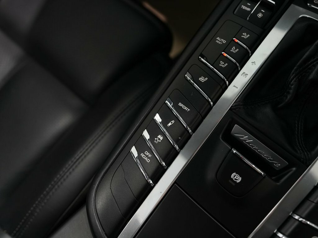 Porsche Macan Pdk 242 Bhp Black #31