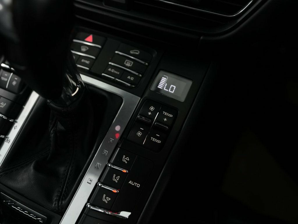 Porsche Macan Pdk 242 Bhp Black #32