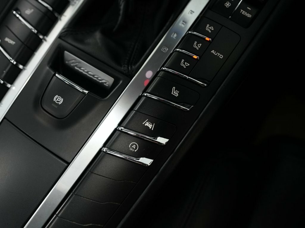 Porsche Macan Pdk 242 Bhp Black #30