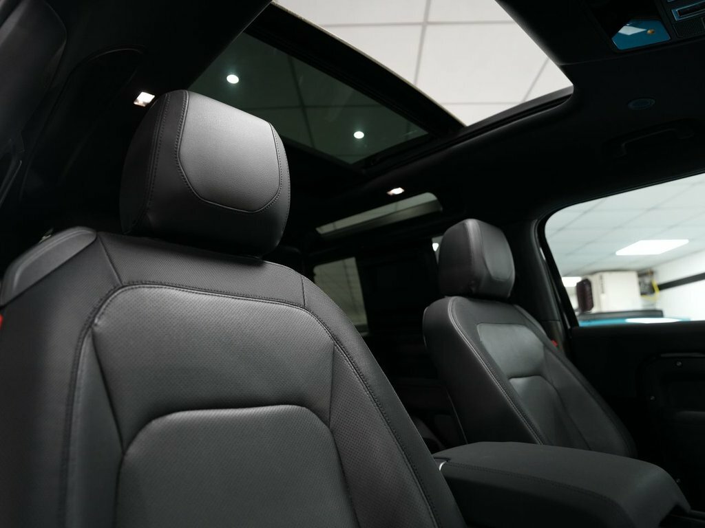 Land Rover Defender 3L X-dynamic Se Black #3
