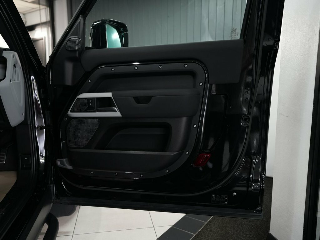 Land Rover Defender D250 Mhev Xs Edition Black #14